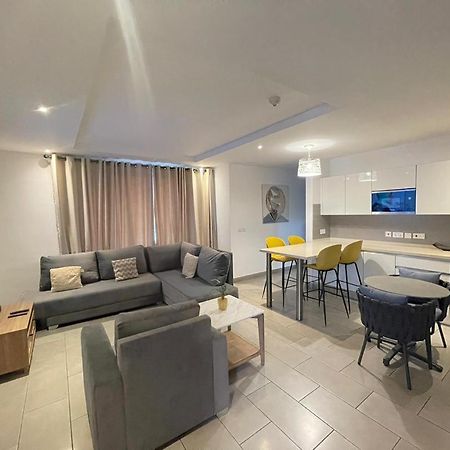 Luxury Labone Edge 2-Bedroom Apartment In Accra - Fivehills Homes エクステリア 写真
