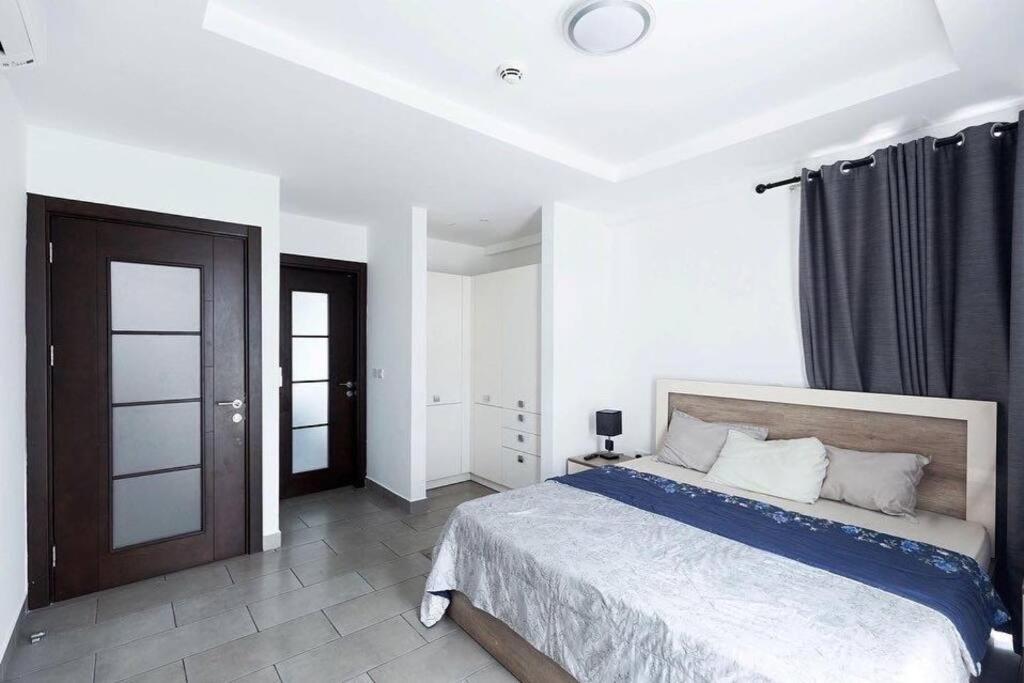 Luxury Labone Edge 2-Bedroom Apartment In Accra - Fivehills Homes エクステリア 写真