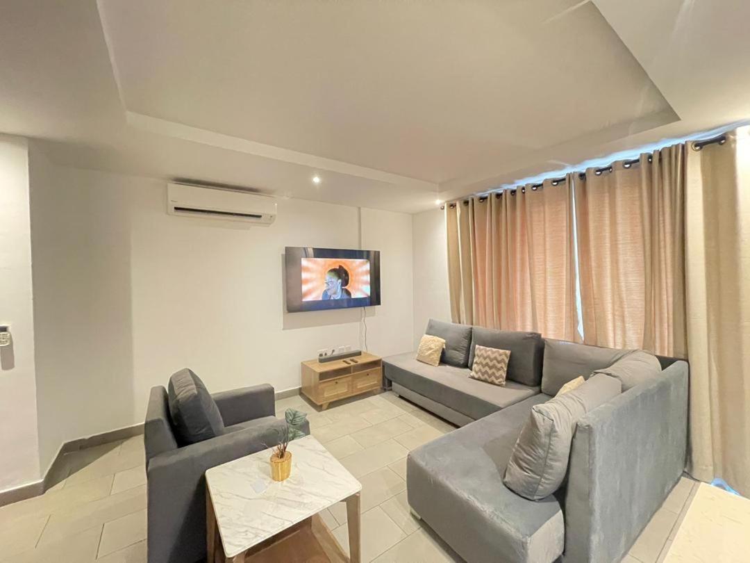 Luxury Labone Edge 2-Bedroom Apartment In Accra - Fivehills Homes エクステリア 写真